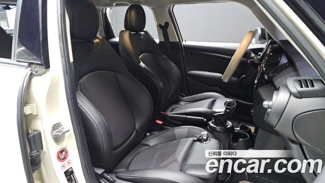 Mini Cooper 2017 — photo 24