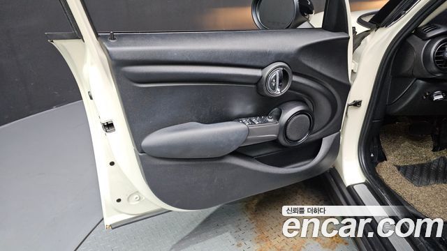 Mini Cooper 2017 — photo 14