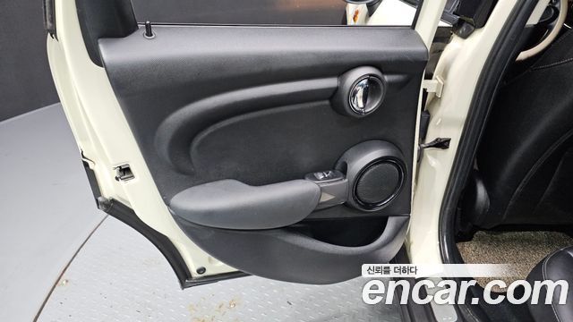 Mini Cooper 2017 — photo 15