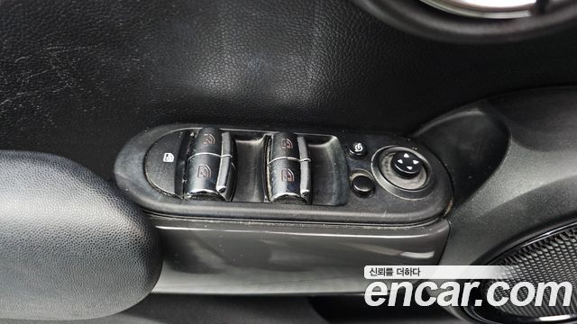 Mini Cooper 2017 — photo 28