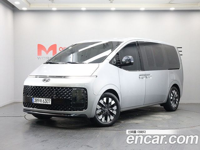 Hyundai Staria 2022 — photo 1