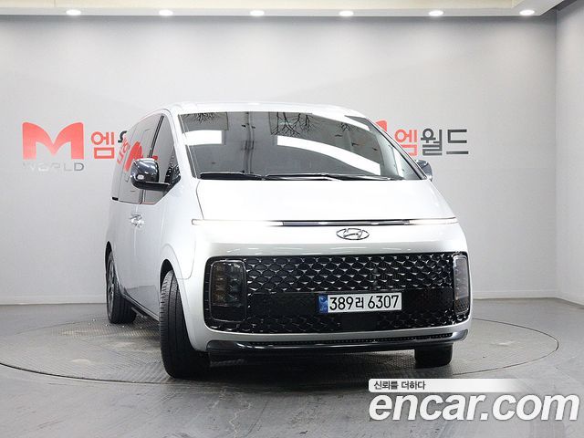 Hyundai Staria 2022 — photo 2