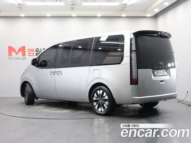 Hyundai Staria 2022 — photo 4