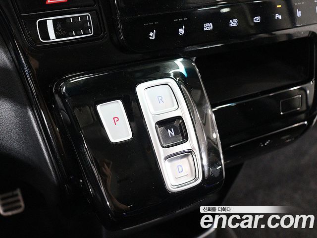 Hyundai Staria 2022 — photo 9