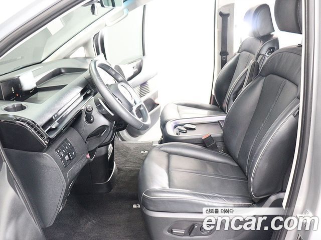 Hyundai Staria 2022 — photo 14