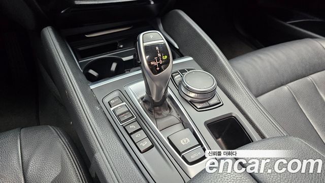 BMW X6 2017 — photo 9