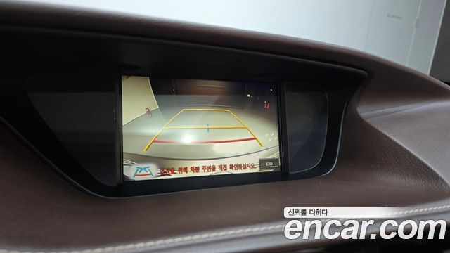 Lexus ES 2017 — photo 15