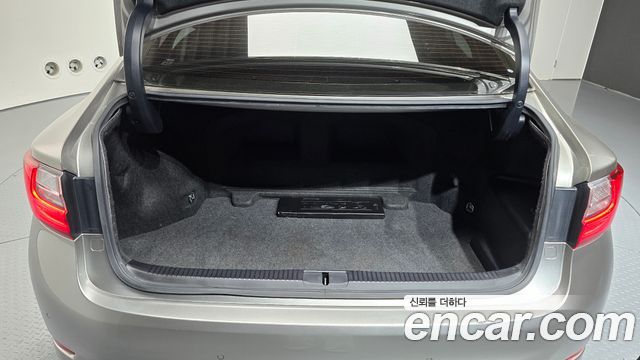 Lexus ES 2017 — photo 20