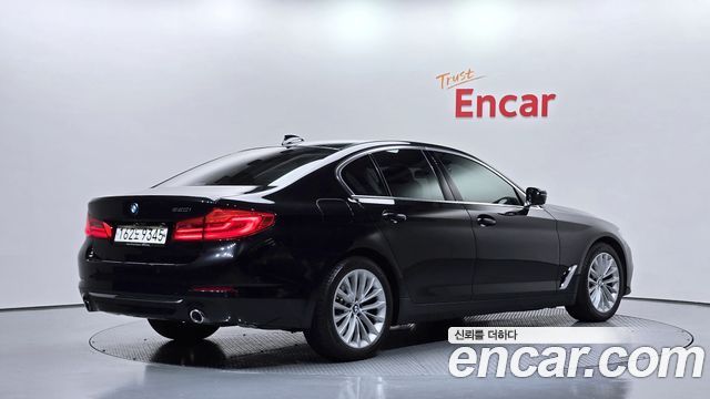 BMW 5-Series 2020 — photo 2