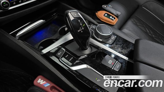 BMW 5-Series 2020 — photo 12