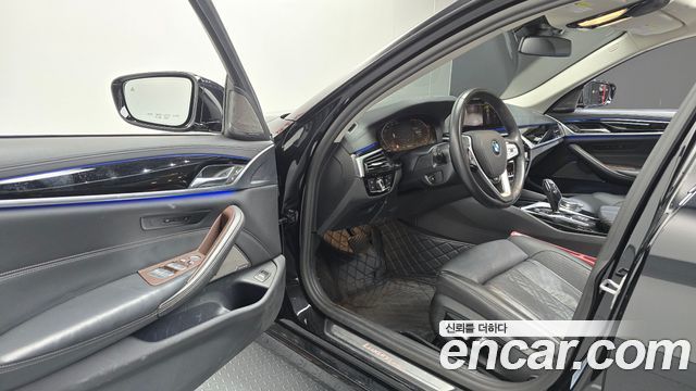 BMW 5-Series 2020 — photo 13