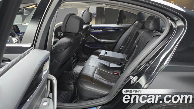 BMW 5-Series 2020 — photo 18
