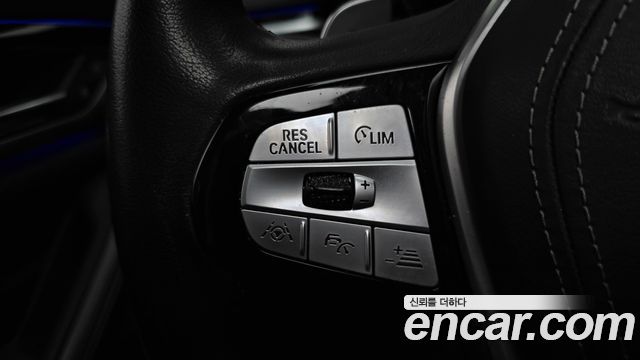 BMW 5-Series 2020 — photo 24