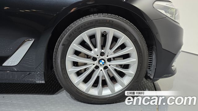 BMW 5-Series 2020 — photo 7