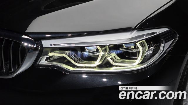 BMW 5-Series 2020 — photo 8