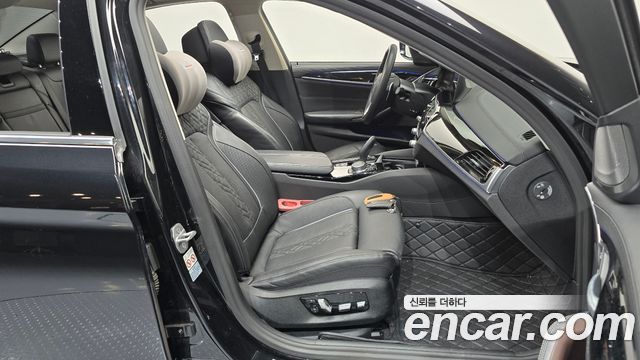 BMW 5-Series 2020 — photo 16