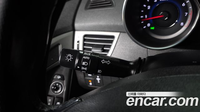 Hyundai AVANTE 2015 — photo 18