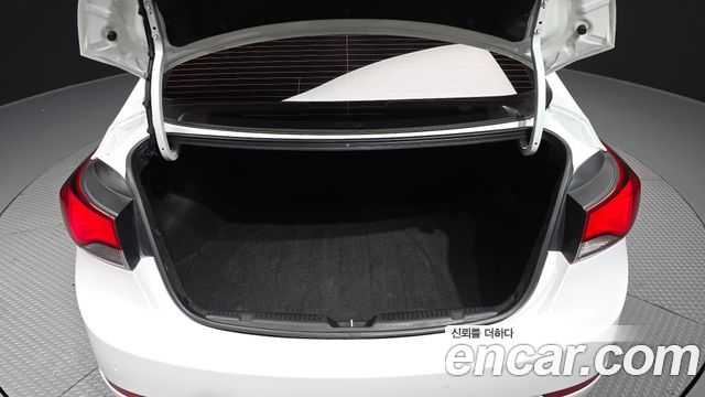 Hyundai AVANTE 2015 — photo 20