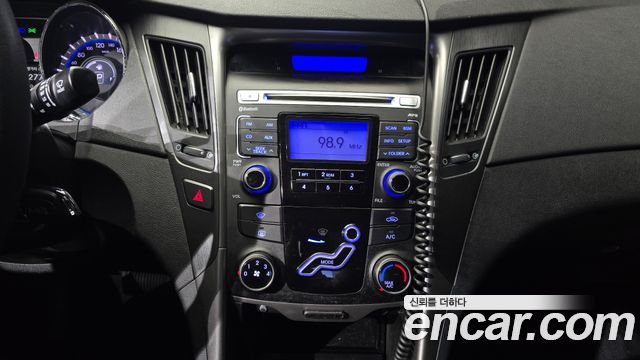 Hyundai Sonata 2012 — photo 16