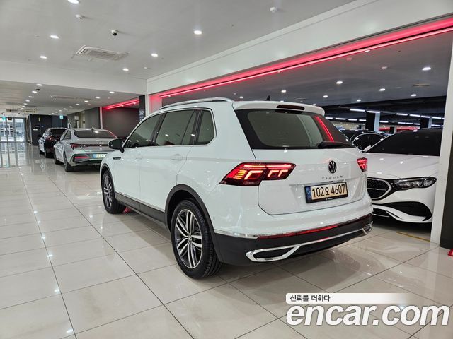 Volkswagen Tiguan 2022 — photo 2