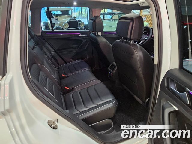 Volkswagen Tiguan 2022 — photo 12