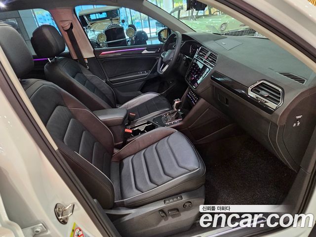 Volkswagen Tiguan 2022 — photo 13