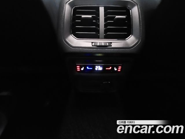 Volkswagen Tiguan 2022 — photo 15