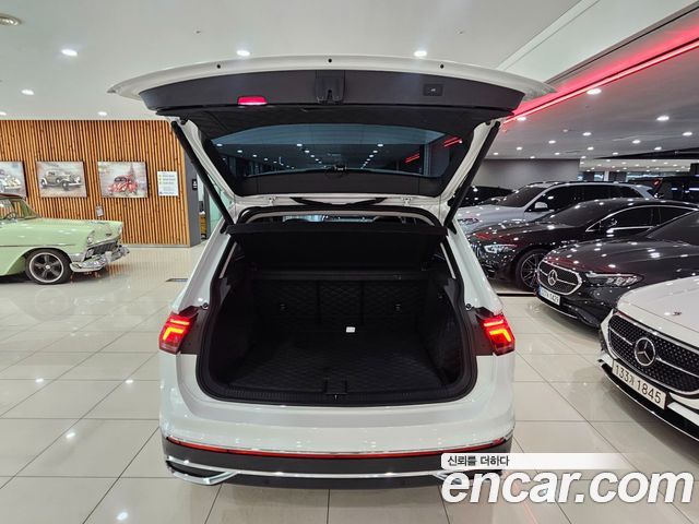 Volkswagen Tiguan 2022 — photo 19