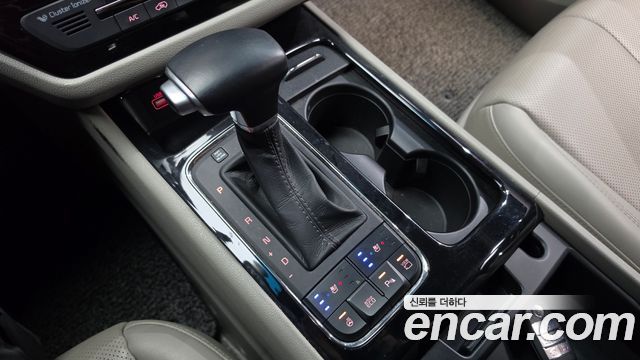 Kia Canival 2017 — photo 12