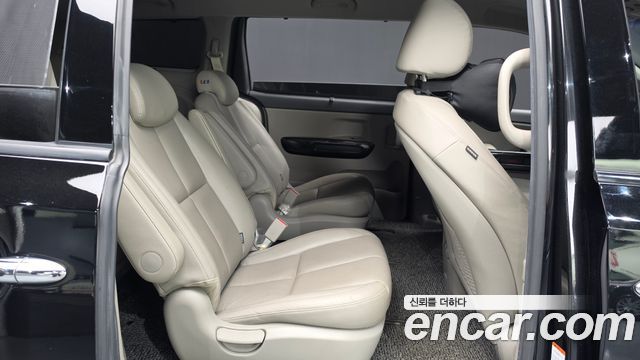 Kia Canival 2017 — photo 17
