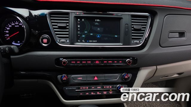 Kia Canival 2017 — photo 19