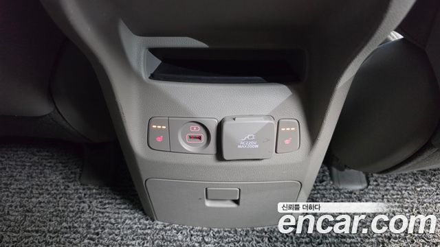 Kia Canival 2017 — photo 24