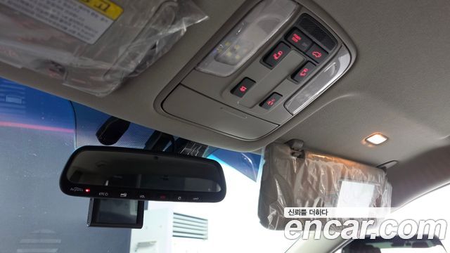 Kia Canival 2017 — photo 25