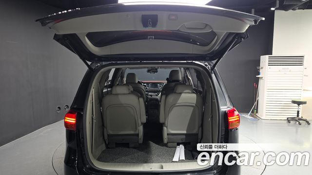 Kia Canival 2017 — photo 26