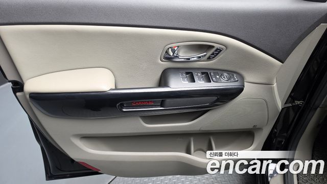 Kia Canival 2017 — photo 14