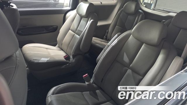 Kia Canival 2017 — photo 28