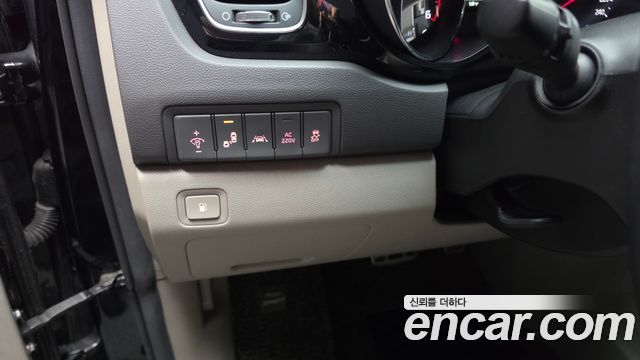 Kia Canival 2017 — photo 33