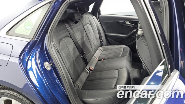Audi A4 2020 — photo 17