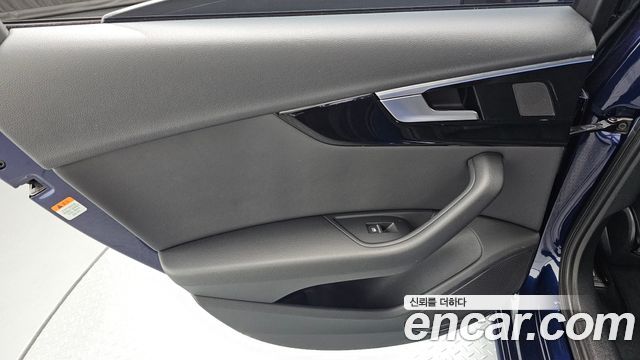 Audi A4 2020 — photo 14