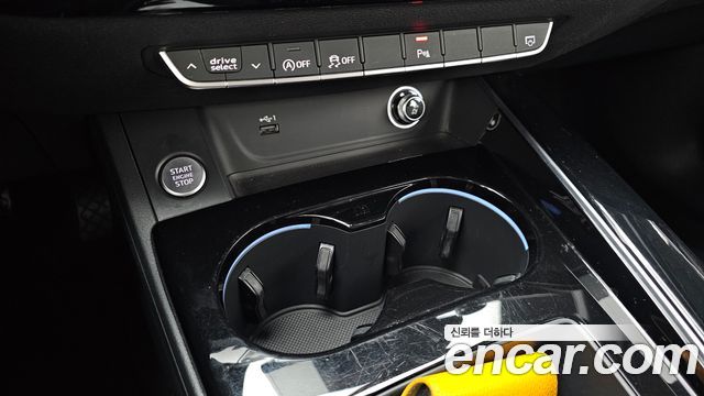 Audi A4 2020 — photo 27