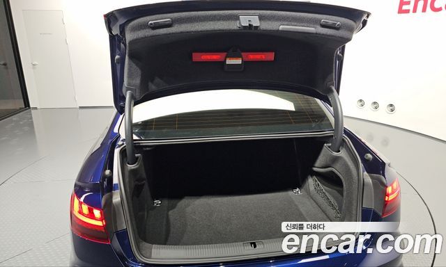 Audi A4 2020 — photo 35
