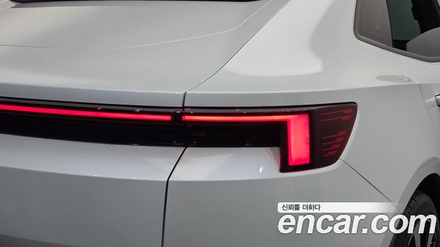 Polestar Polestar 4 2026 — photo 9