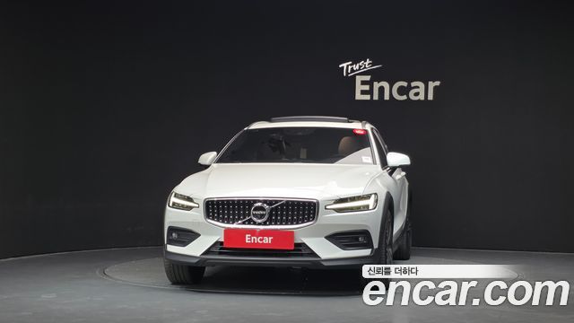 Volvo V60 2021 — photo 3