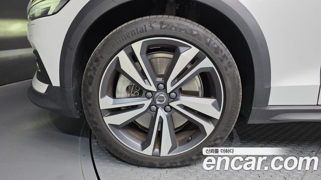 Volvo V60 2021 — photo 5