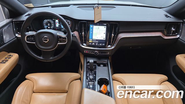Volvo V60 2021 — photo 10