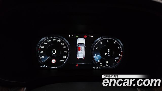 Volvo V60 2021 — photo 11