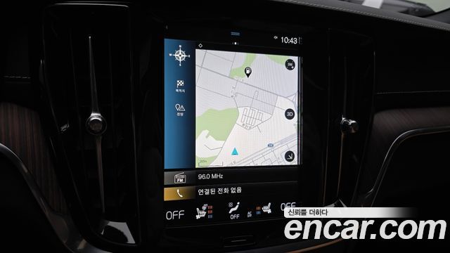 Volvo V60 2021 — photo 25