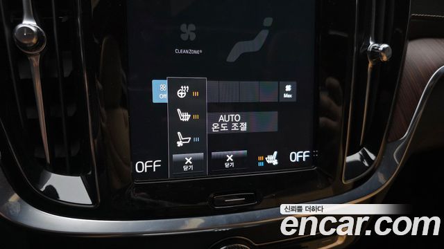 Volvo V60 2021 — photo 28