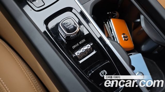 Volvo V60 2021 — photo 30