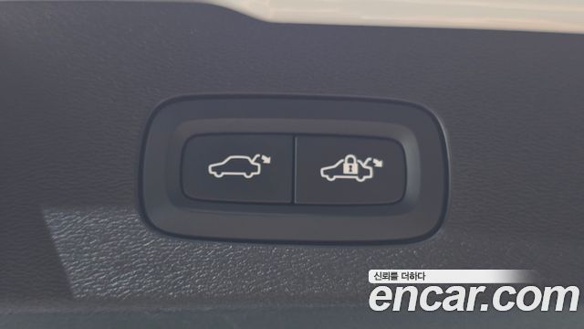Volvo V60 2021 — photo 35